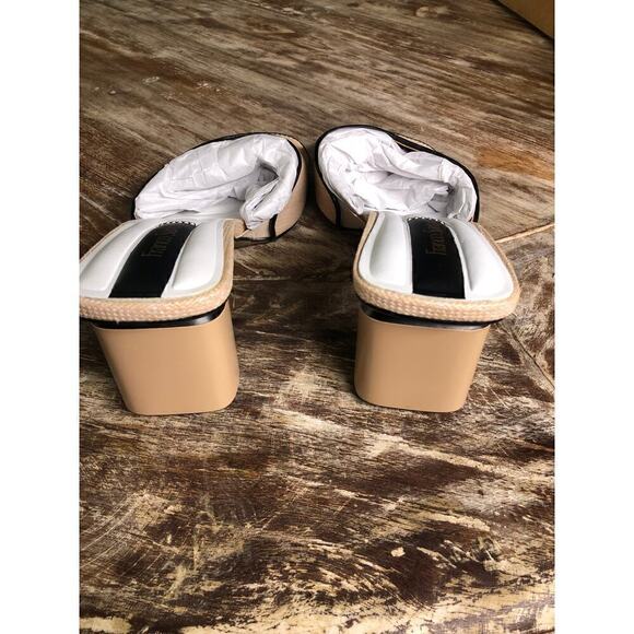 Franco Sarto Lindley Sandals Slides Beige NEW 8.5 US - Picture 4 of 7